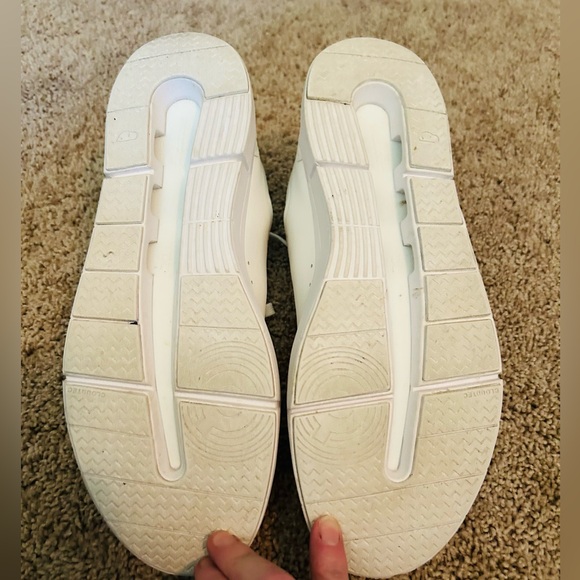 *Barely Worn* On Roger Advantage 1 Women's White Leather Sneakers, Size 9.5 - Picture 11 of 16